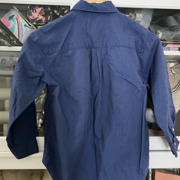 Old Navy size medium Blue Button-down shirt, EUC - Picture 2 of 8